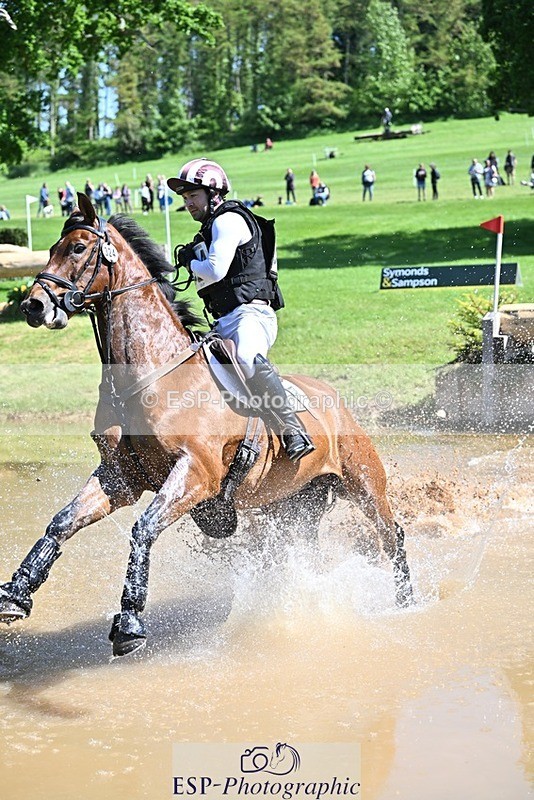 240525-105929-12170 - 324-COOMBELAND_SEMILLY-Rupert_Batting