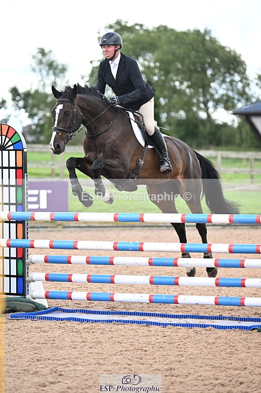 240912A-122909-01479 - Cls 3 Snr Foxhunter