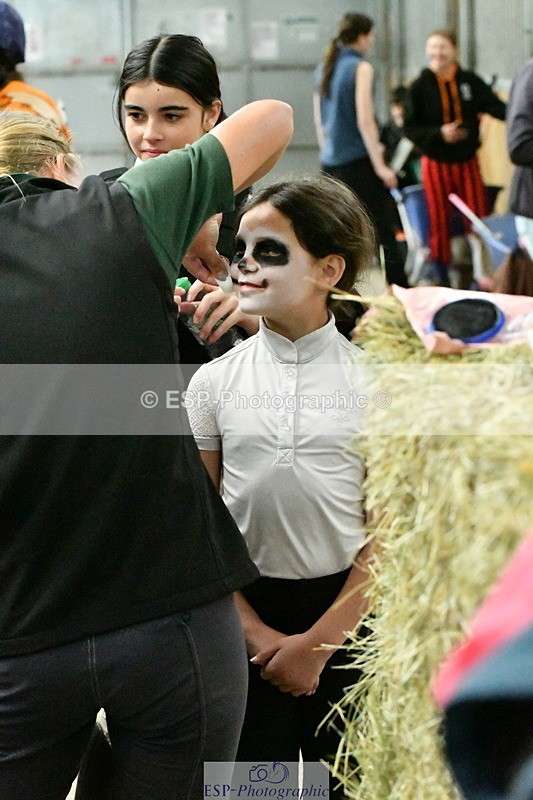 230804A-095401-01530 - Stable Shots