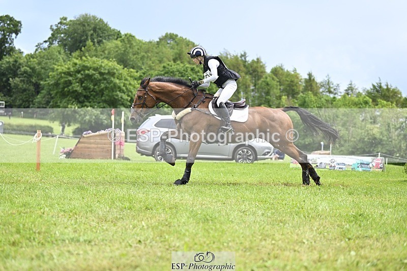 240526-141859-23620 - 501-BRUNO_FG-Edie_Campbell