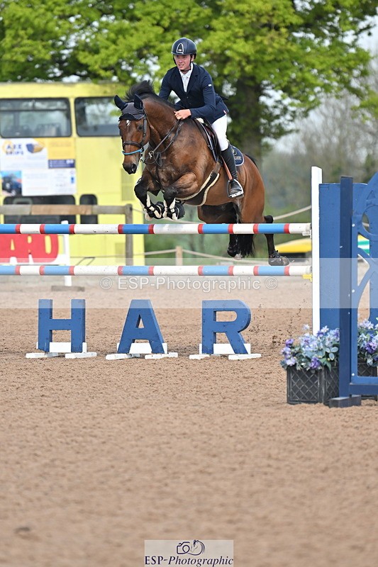 240512A-104030-17333 - Cls 48 National 1.30m Open