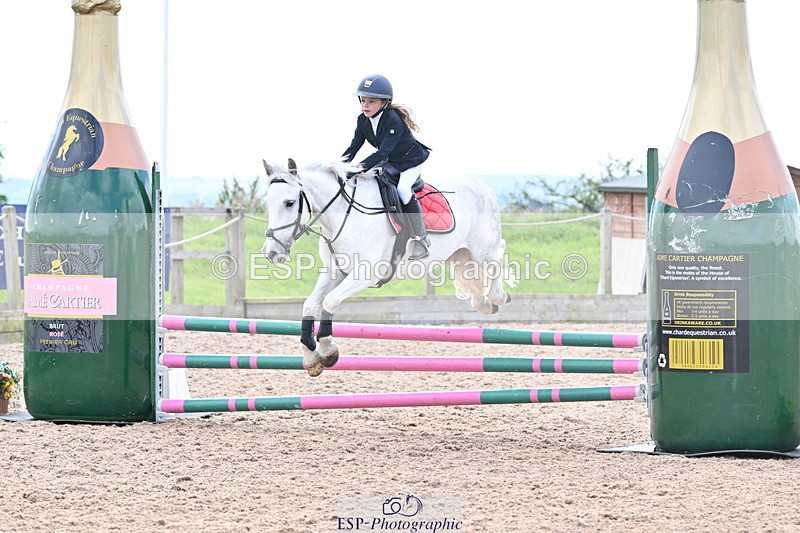 240628A-161114-01381 - Cls 5 Stepping Stones 128cm + 138cm