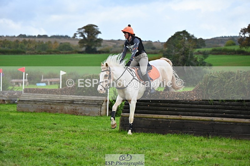 251025A-095130-16401 - D-324-Clare.Pascoe