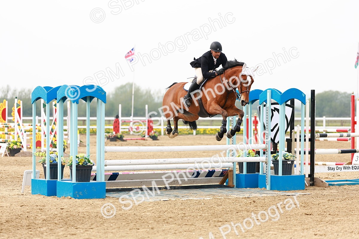  - Class 18 - Senior Newcomers - 1.10m