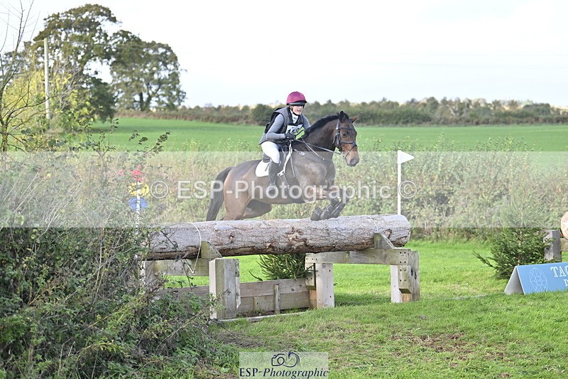 251024A-131719-11428 - B-158-Hannah.Hobhouse