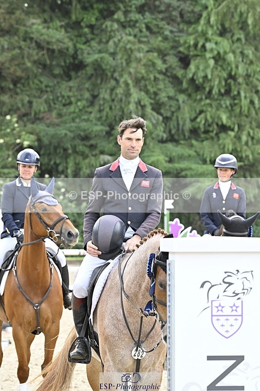 250525A-161124-18516 - Presentations Section C CCI 2 Star Long