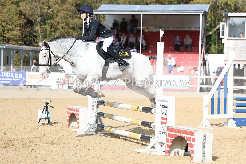 3E7A8005 - Class 4: 70cm open