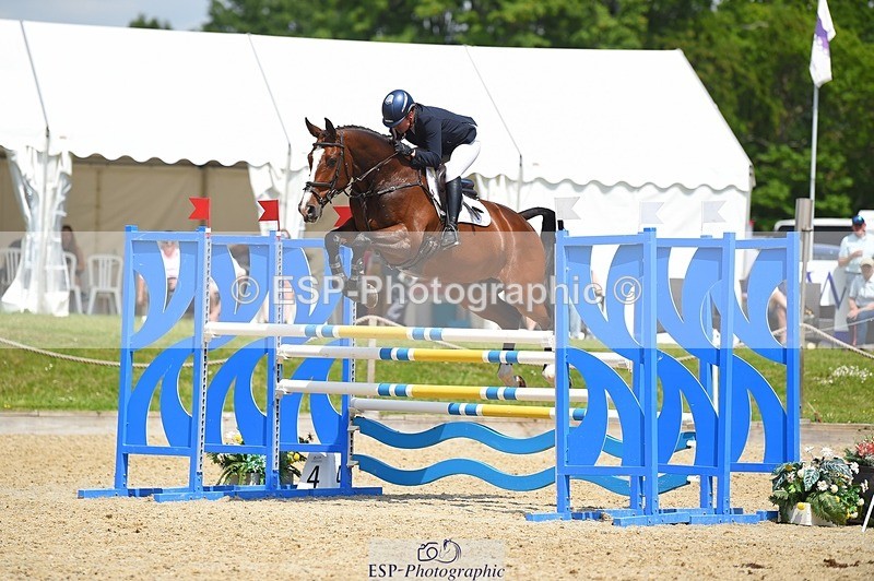 230528-123626-15767 - 368-COIRBAN_SARCO_DELUX-Rebecca_Gibbs-SUNTrotUp+SJ