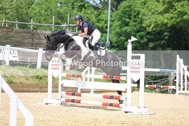 3E7A0609 - Class 10: Senior 95cm open