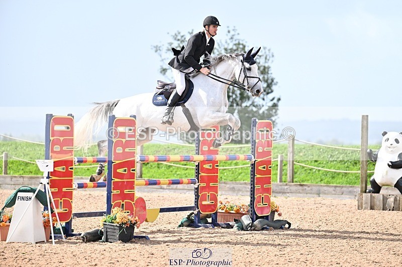 251004-125451-02099 - Cls 10 Foxhunter and 1.20m