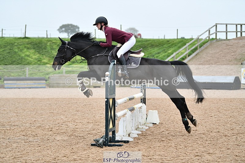 241102A-105311-04120 - SAT Cls 9 British Novice and 90cm Open