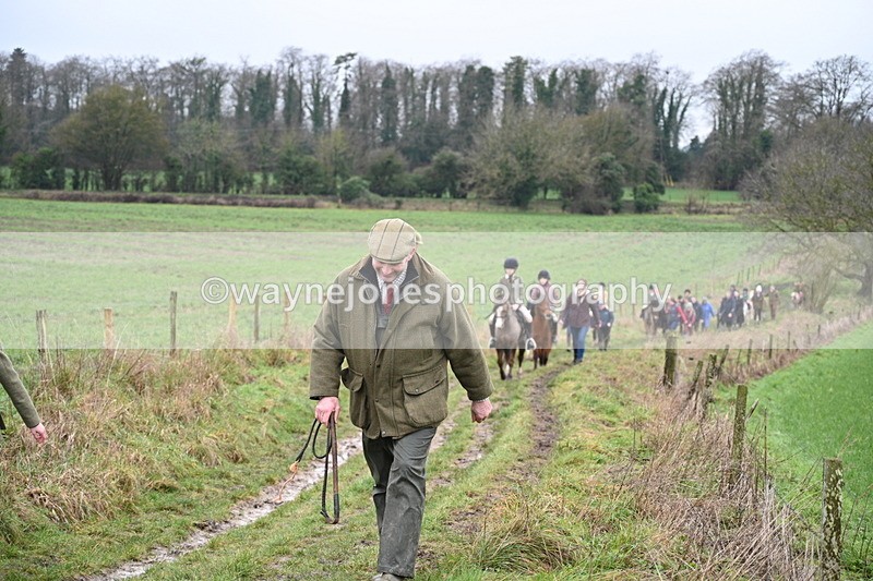 WJ7_9443 - Walk out..