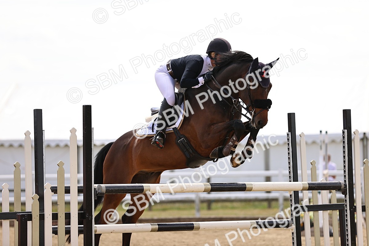 SBM_010575 - Class 9 - Senior Foxhunter - 1.20m Open