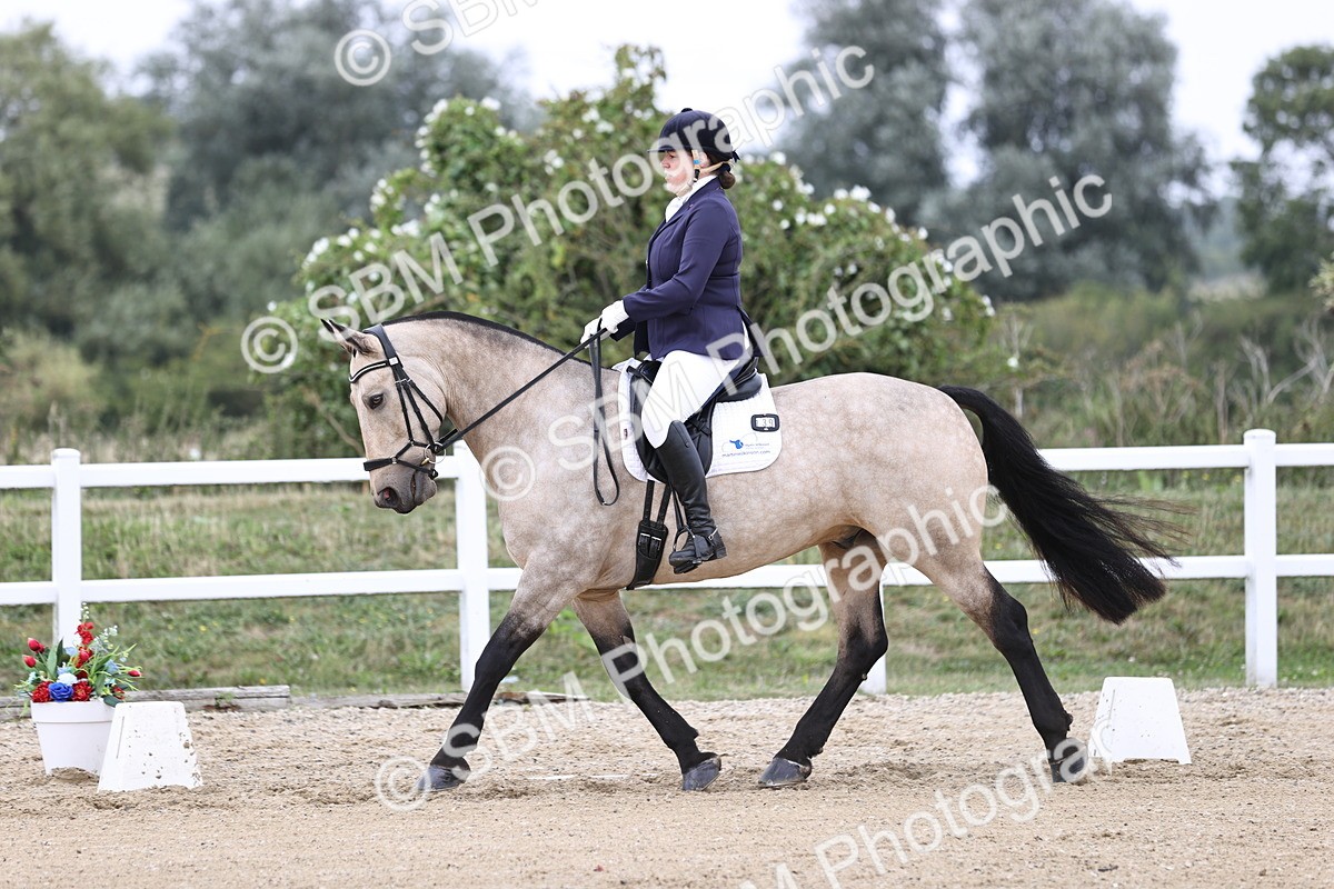 SBM_017902 - Class 14 - Novice 23 - 15.16-16.19