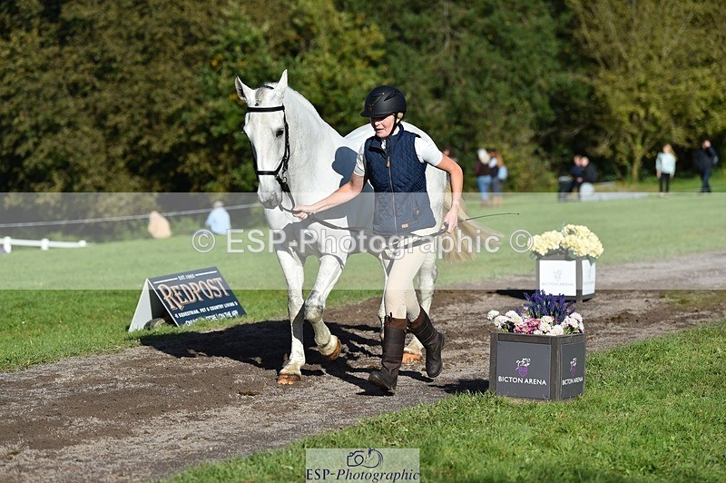 231022-110234-23679 - 509-WOODLANDS.SILVER.CLOUD-Karen.Cowling-TrotUp+SJ