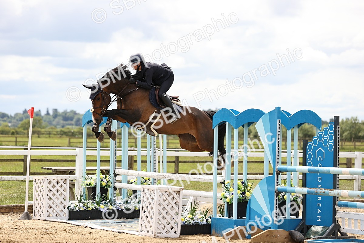 SBM_003130 - Class 11 - Senior Newcomers - 1.10m