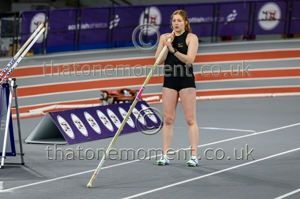 AgeInd25SUN-912549 - Field Female