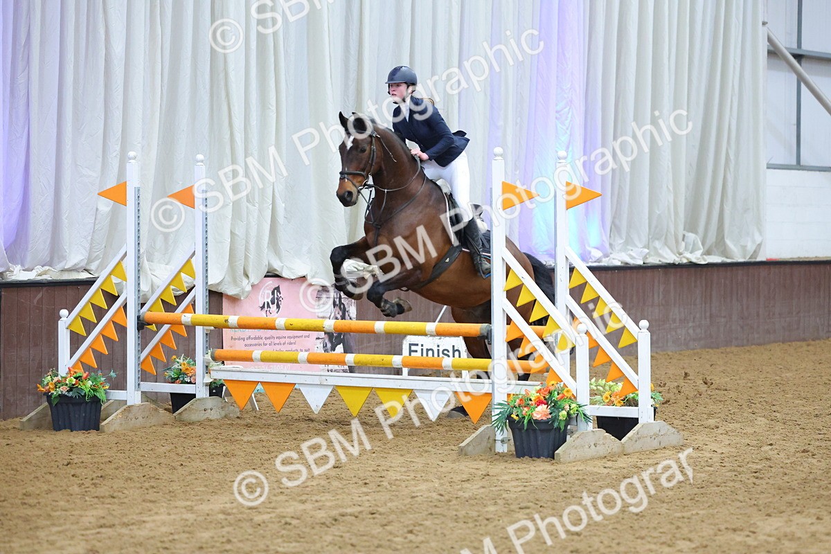 SBM_009561 - Class 20 - Senior British Novice/ 90cm Open - First Round (0.90m)