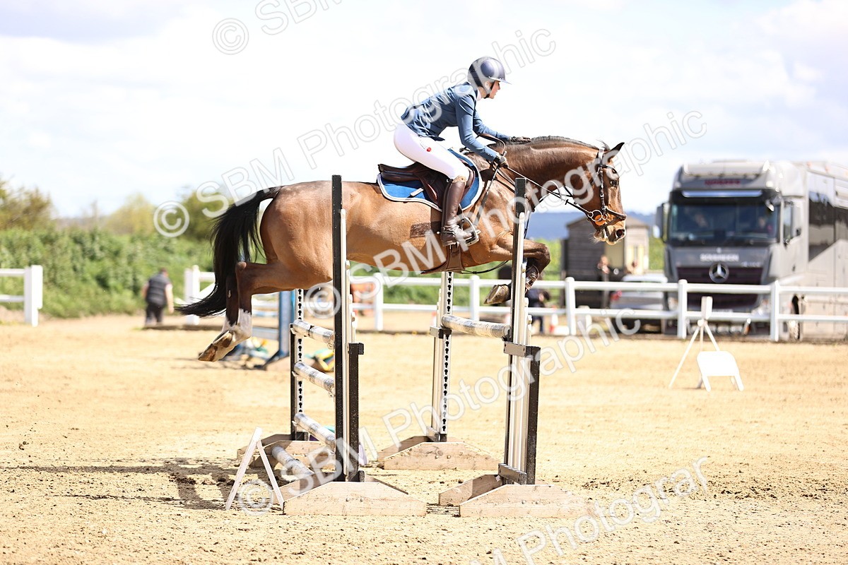 SBM_004247 - Class 17 - Senior Newcomers - 1.10m