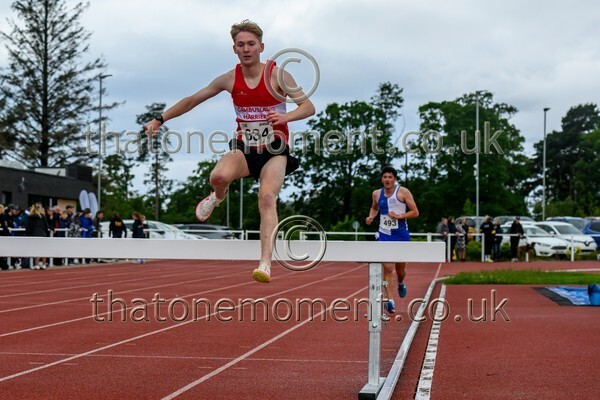 ComMast25-910708 - Track Male Set Two