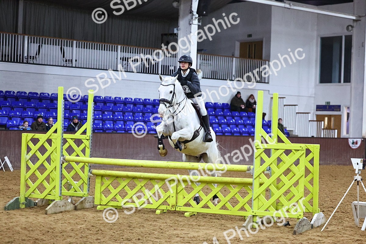 SBM_002852 - Class 6 - Holly & Ivy Stakes - 90cm