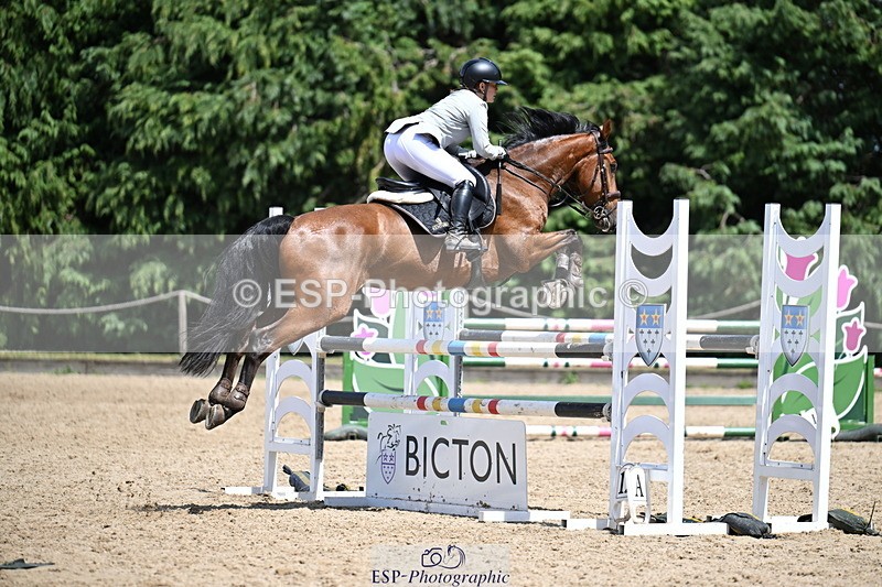 260705A-142208-20327 - Cls 52 Snr 1m 05 GP Jump Off