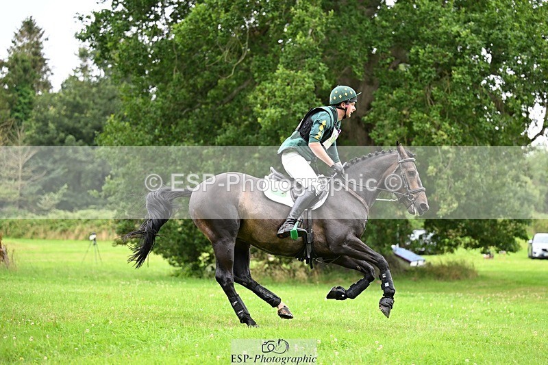 240803-114436-03006 - 104-Ollie_Martin-MIH_HUNTERS_BEAR