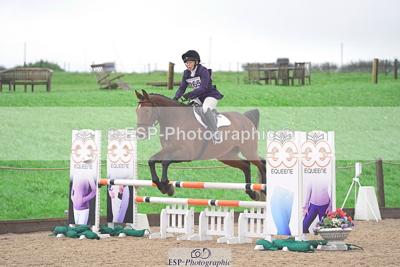 230924A-110938-04528 - 100 SJ 11.00 to 12.00