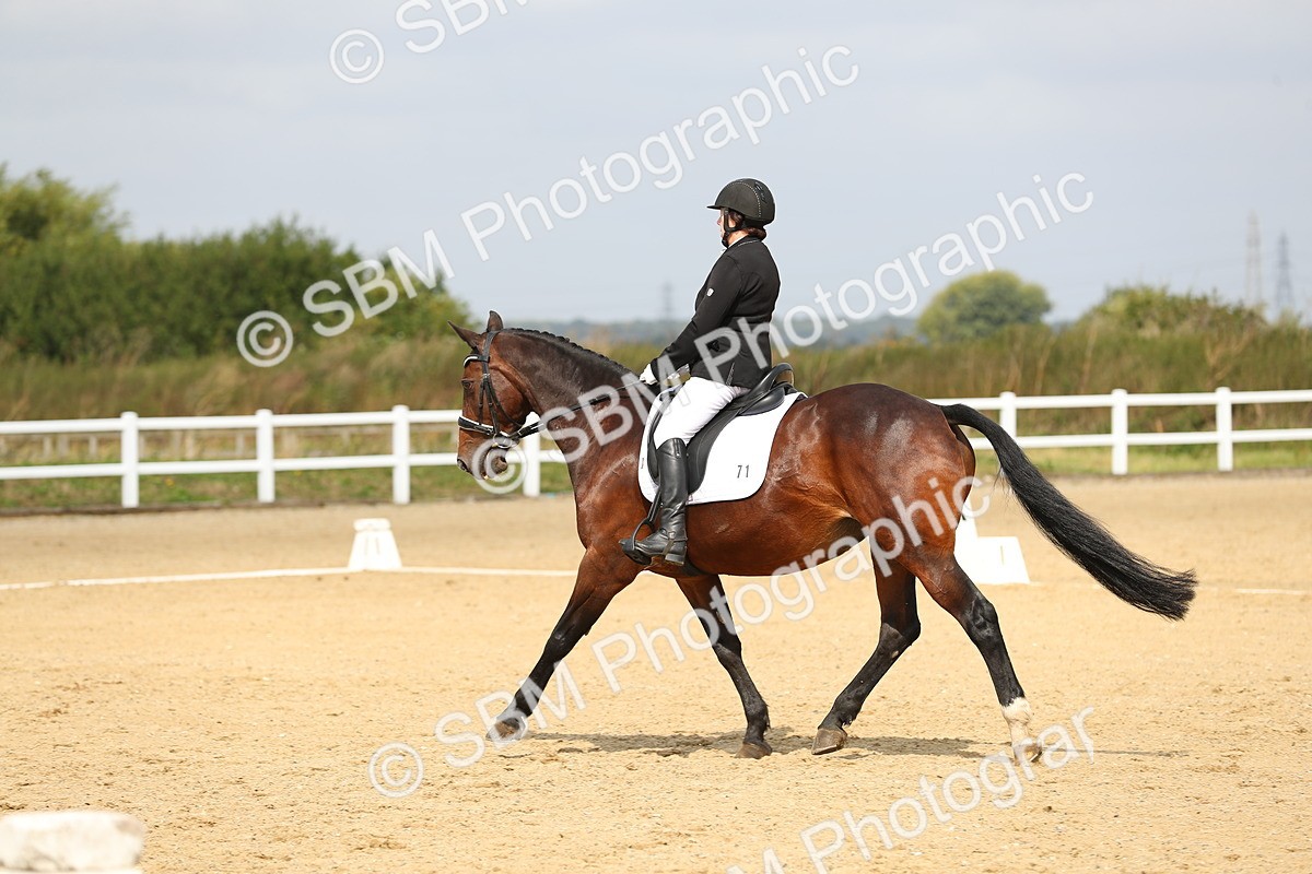 SBM_016362 - Class 13 - Novice 23 - 11.25-12.35