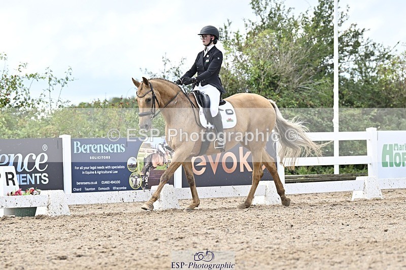 250907-170300-10870 - 054-Amy.Louise.LloydDiva.Royale