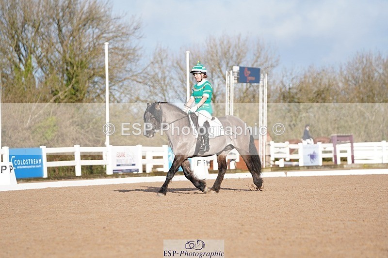 241214-113040-00318 - 117-Janine.Paterson-Pottertonpark.Mulreesh