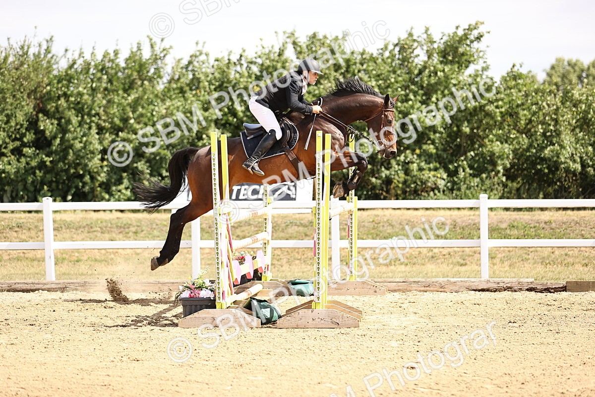 SBM_009645 - Class 8 - Senior Newcomers - 1.10  Open
