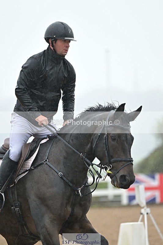 240925A-134844-01012 - Cls 4 Newcomers and 1.10m Open