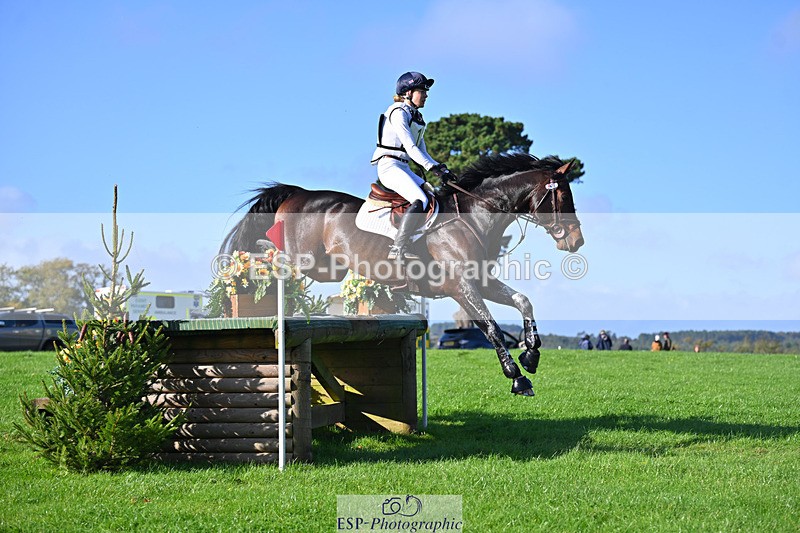 241025-111229-06678 - 012-Mollie.Summerland-SKITTEL.D'EKWI