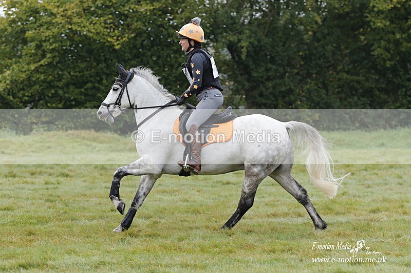 WWHT 171021 0610 - Novice Restricted (0.80m)  17/10/21