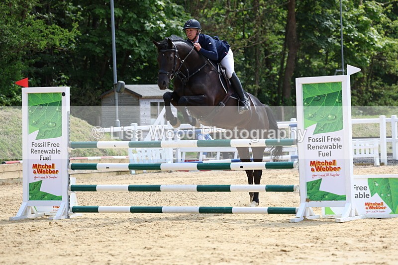 3E7A7022 - Class 7: Senior Newcomers/1.10m open