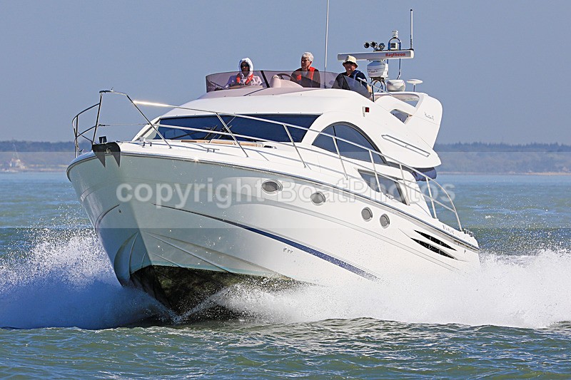 180505 AQUARIUS - FAIRLINE PHANTOM 43 1Y3A6553 - Flybridge Cruisers