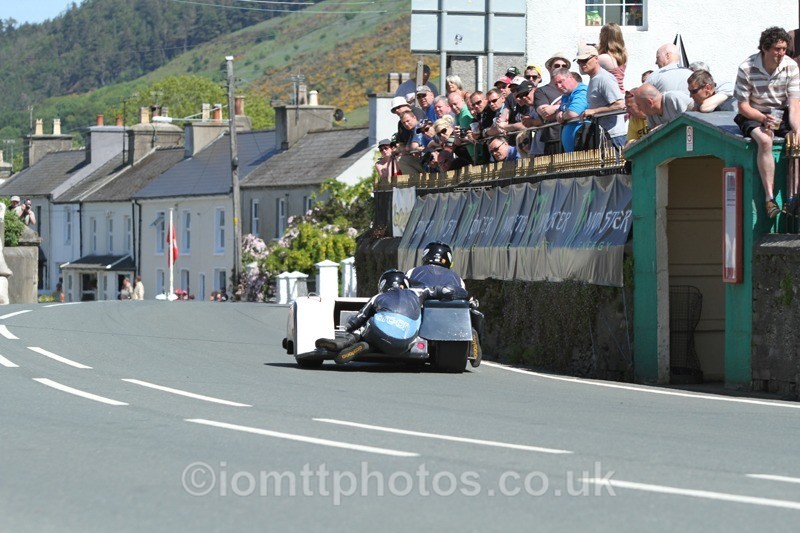 IMG_2627 - Sidecar Race 2 - TT 2013