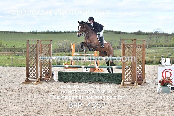 BPP_4352 - CLASS 8 FRI Senior Foxhunter/ 1.20m Open