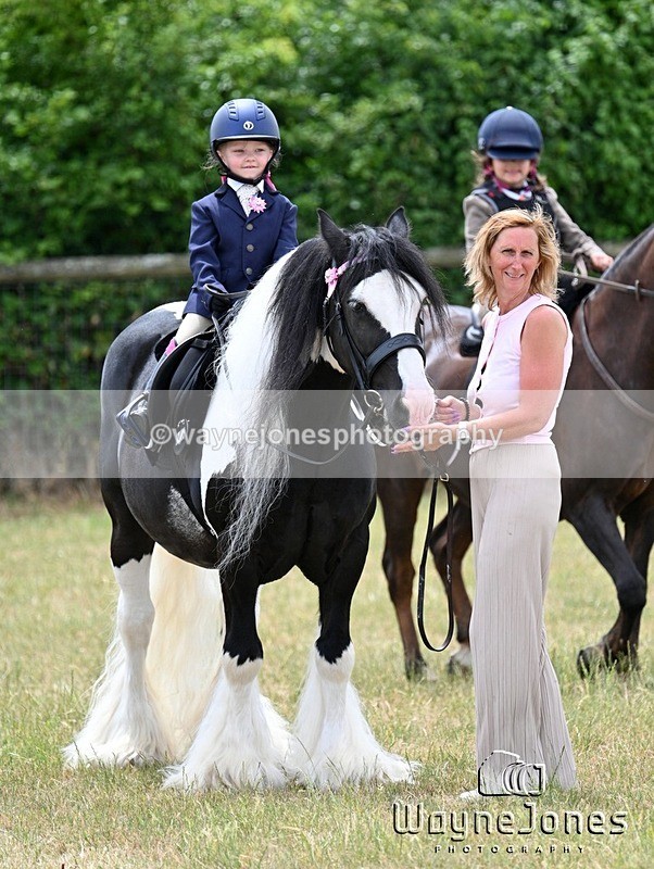 WJ7_3553 - Nancy & Churchill's first Show 22-06-25