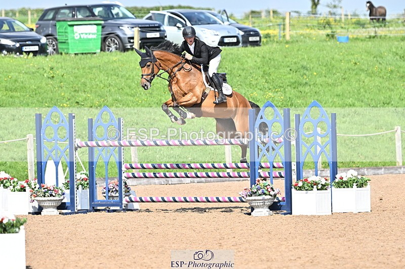 240509A-160108-03475 - Cls 12 Chard Equ Speed Derby