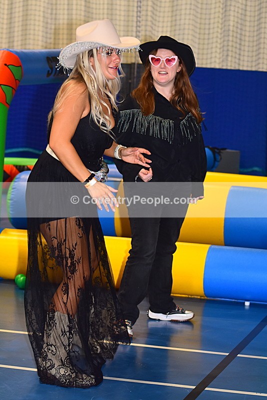 CON-775 - Joey and Ella