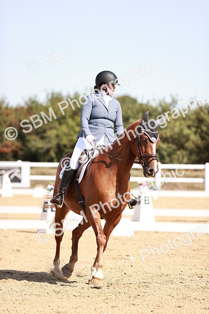 SBM_004525 - Class 12 - Novice 5 - 10.31-11.41