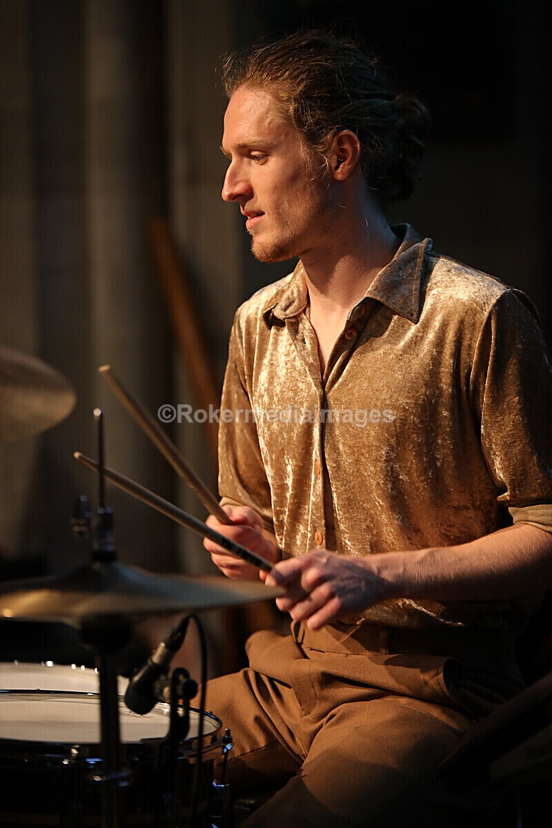 FOLK N BLUES-440 - FOLK and BLUES SEPT 2022