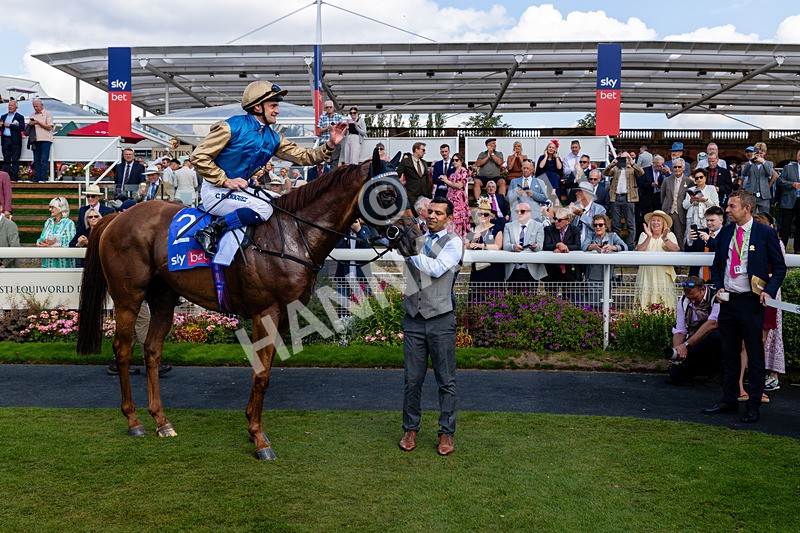 220826-Race 1-Archivist-0260 - Race 1 13.50pm Sky Bet Strensall Stakes