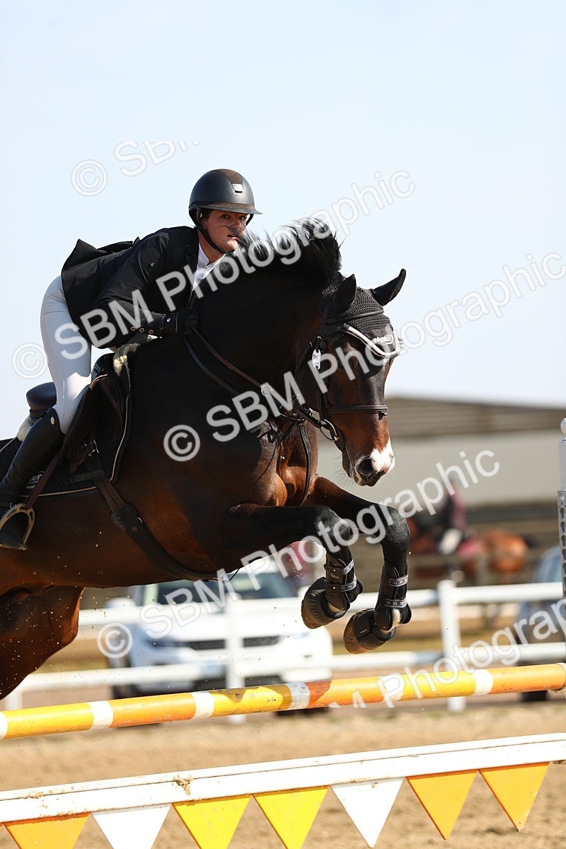 SBM_001388 - Class 5 - Senior Foxhunter - 1.20m