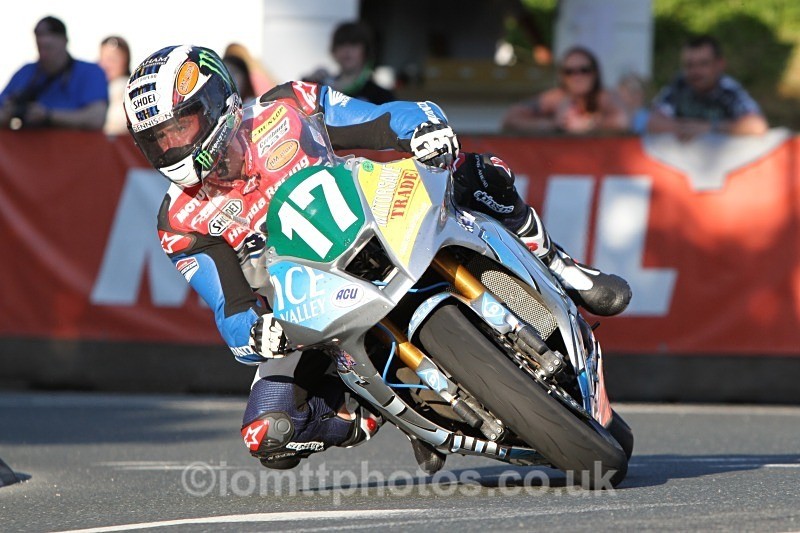  - Saturday Practice Newcomers/Supertwins