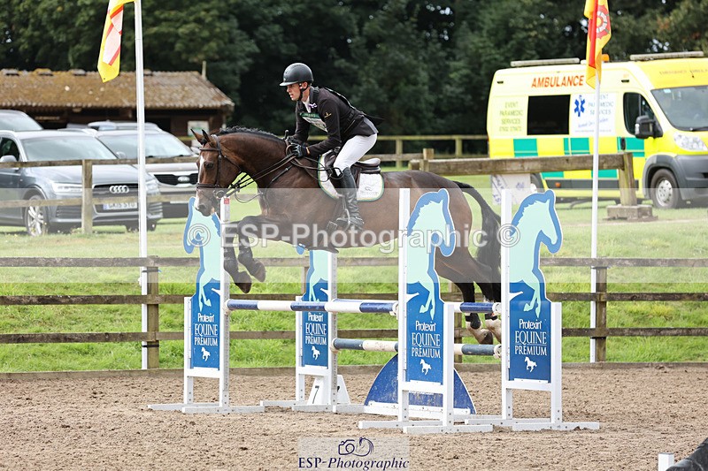 240804-111118-11518 - 364-Tom_Rowland-MONBEG_SKYFALL