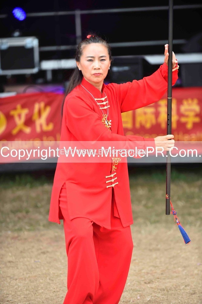 SH4_1576 - Tai Chi with Lisa Kay.
