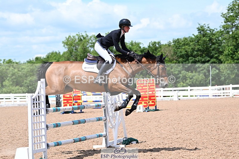 240619A-142706-00594 - Cls 4 Snr Newcomers and 1.10m Open